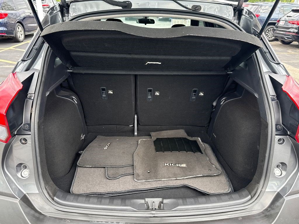 Used 2020 Nissan Kicks SR w/ SR Premium Package FWD image 16