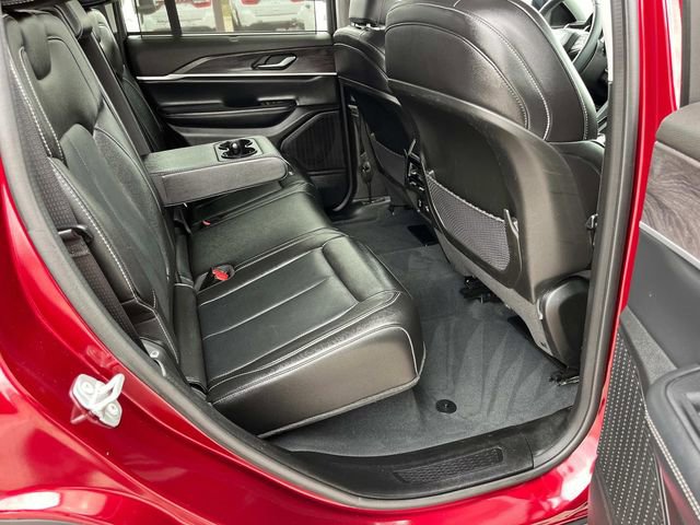 Certified 2023 Jeep Grand Cherokee Limited w/ Luxury Tech Group II image 11