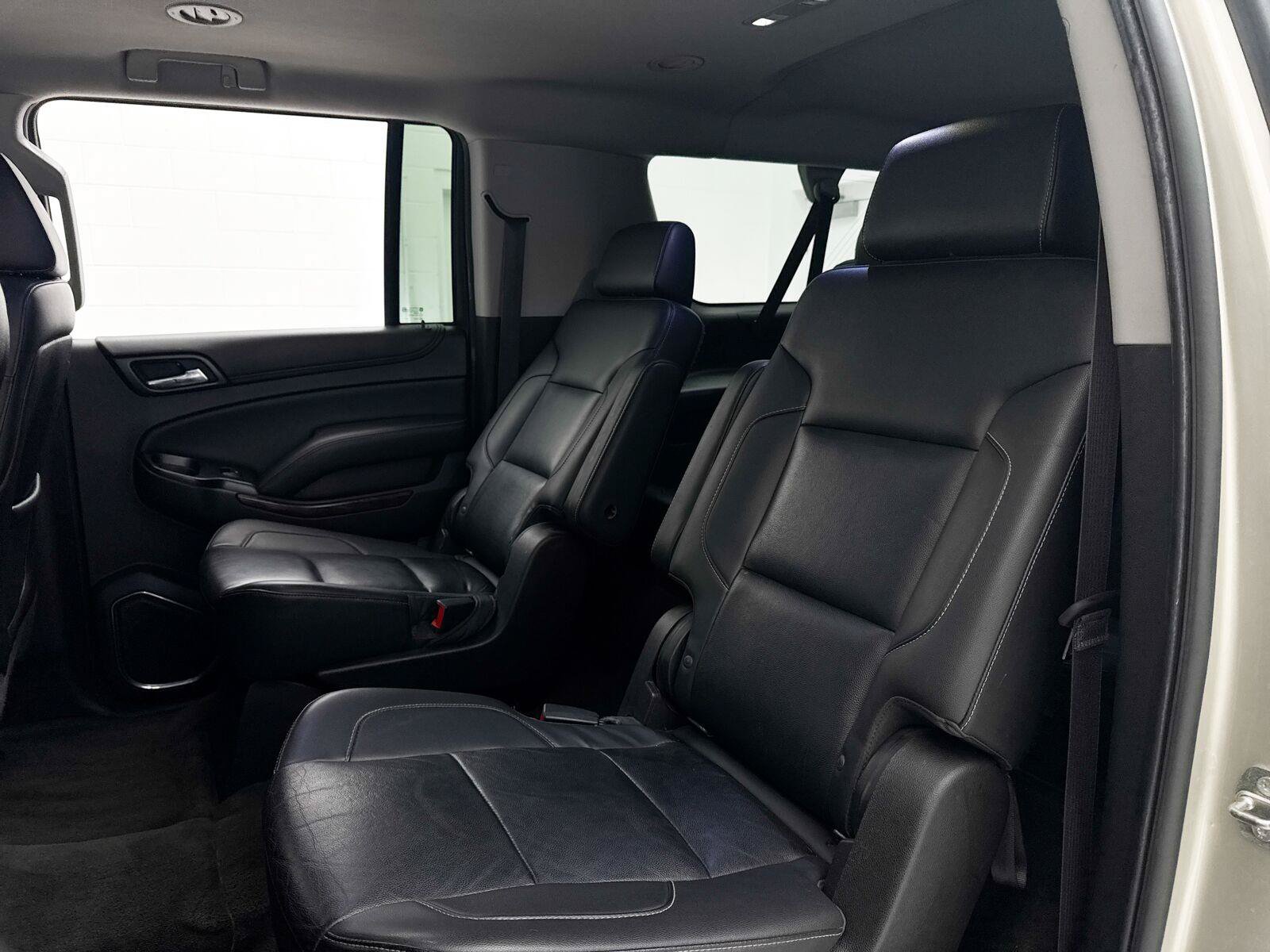 Used 2015 Chevrolet Suburban LT w/ Luxury Package RWD image 24