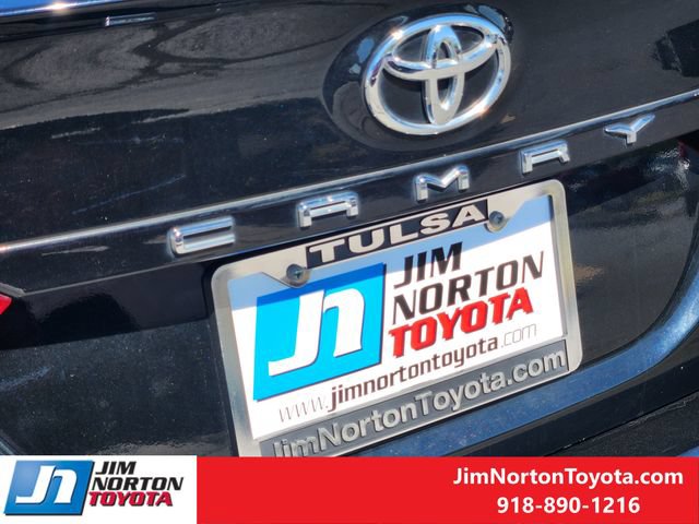 Used 2019 Toyota Camry SE w/ Convenience Package FWD image 12
