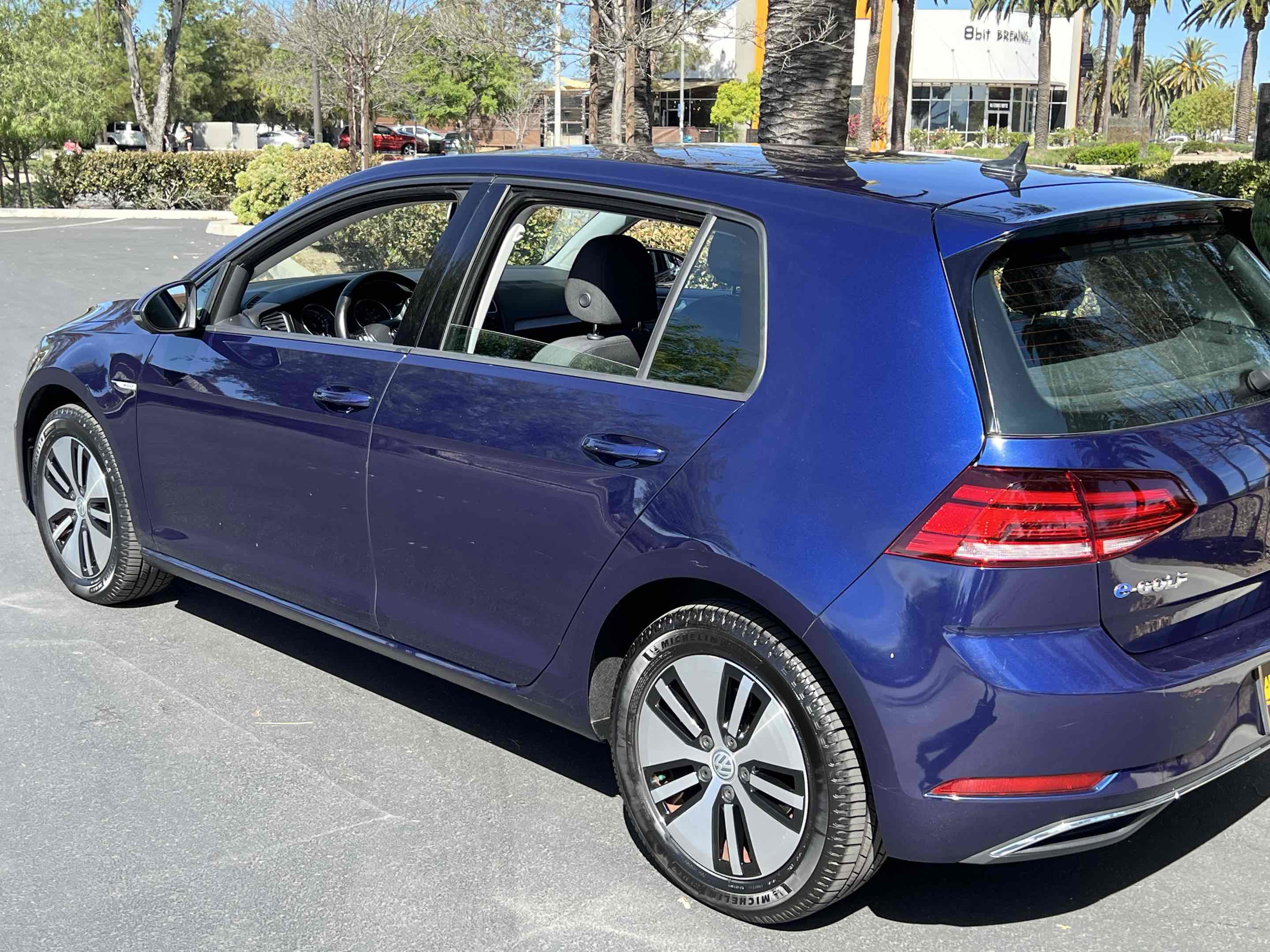 Used 2019 Volkswagen e-Golf SE w/ Driver Assistance Package image 42