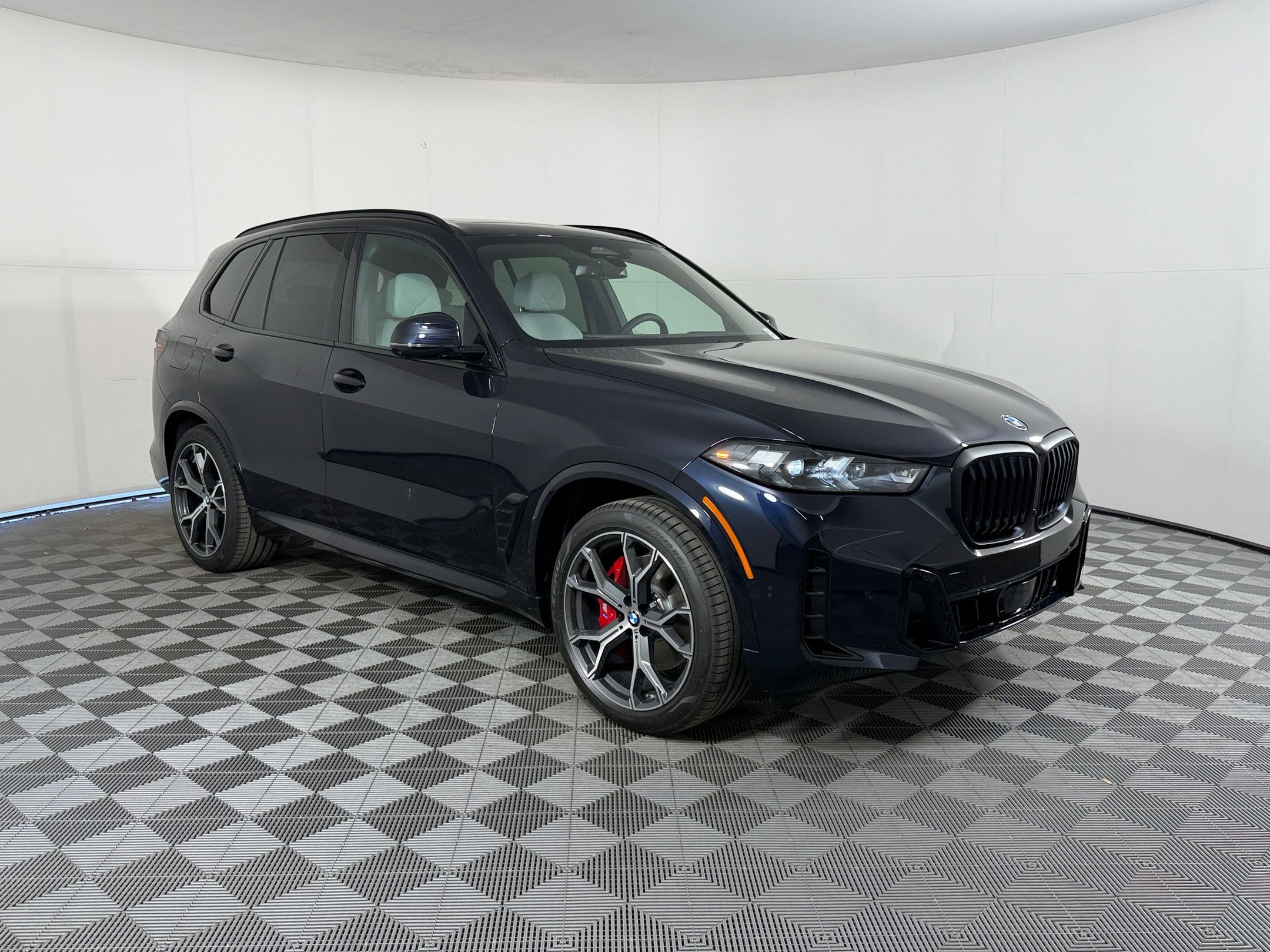New 2026 BMW X5 xDrive40i w/ M Sport Package AWD/4WD image 7