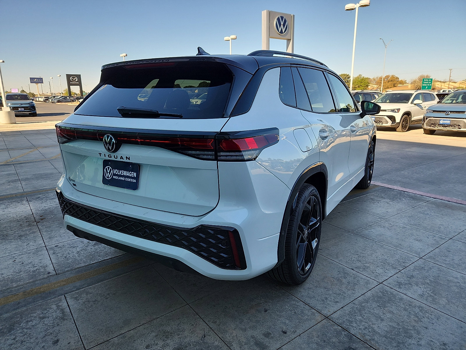 New 2026 Volkswagen Tiguan SE R-Line image 7