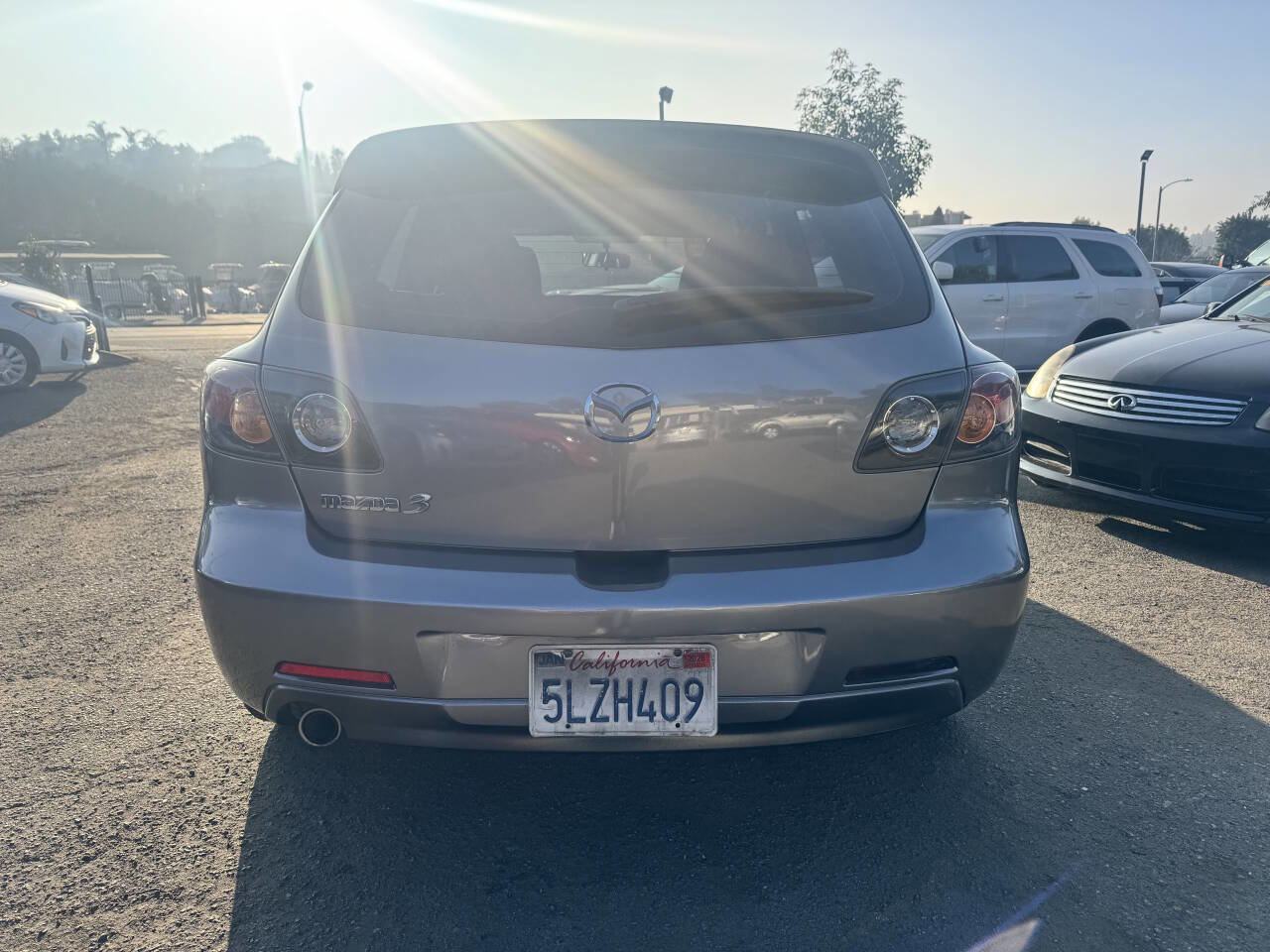 Used 2005 MAZDA MAZDA3 s w/ Moonroof & 6-CD Pkg image 5