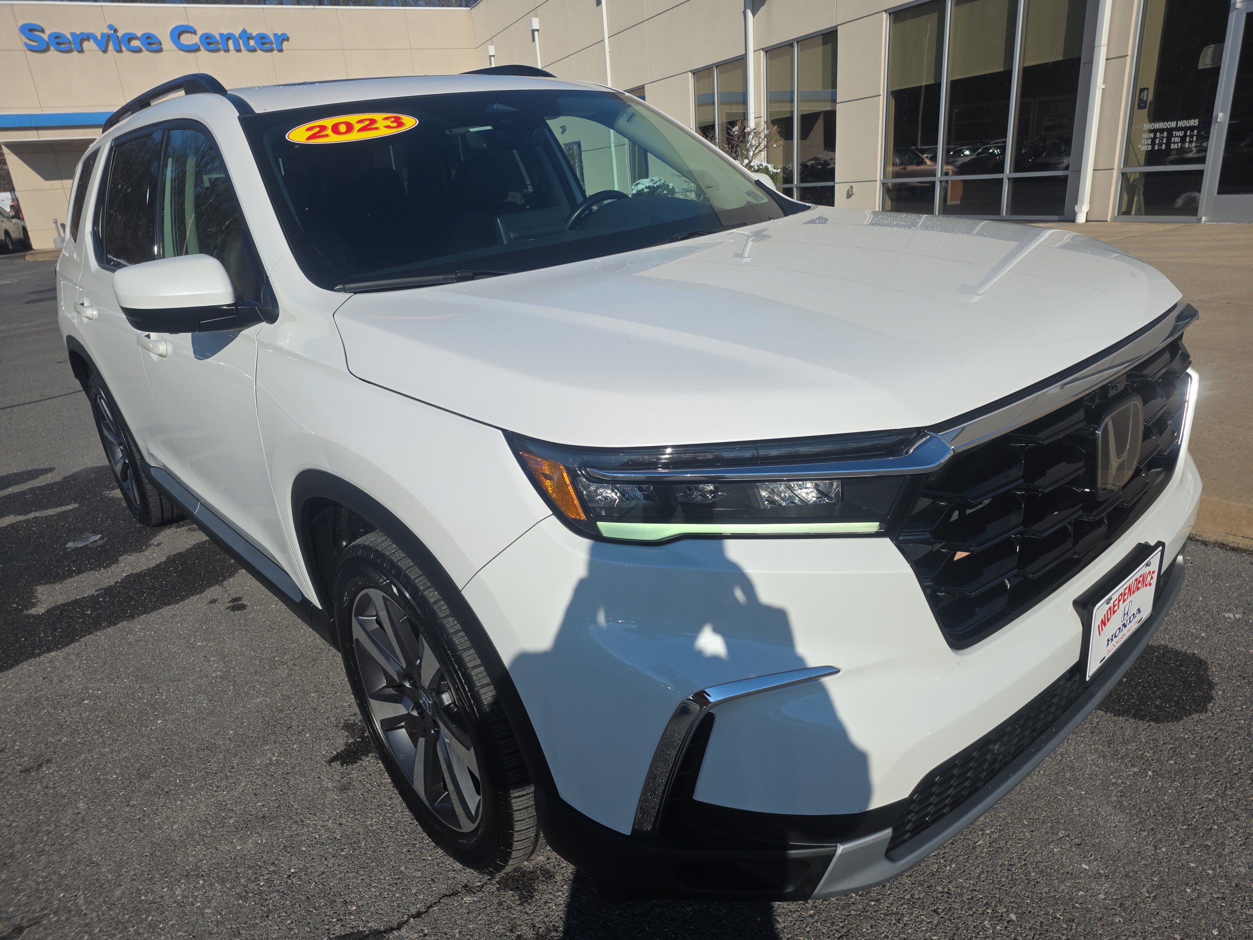 Used 2023 Honda Pilot Elite image 3