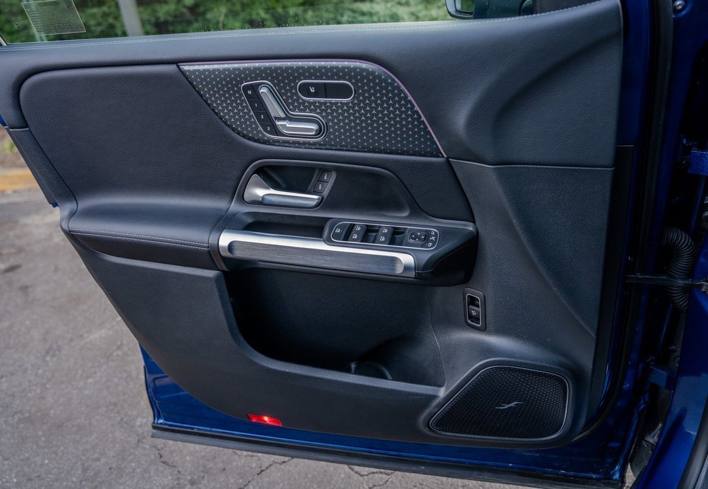 Used 2024 Mercedes-Benz GLB 250 4MATIC image 16