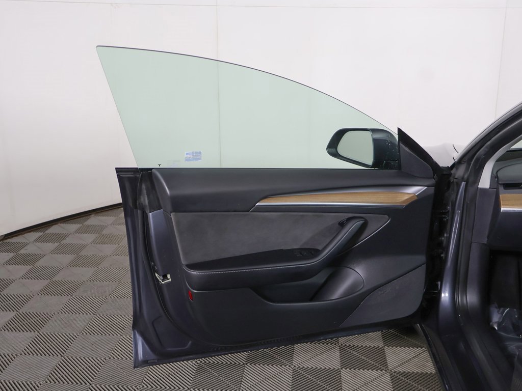 Used 2023 Tesla Model 3 Standard Range image 22