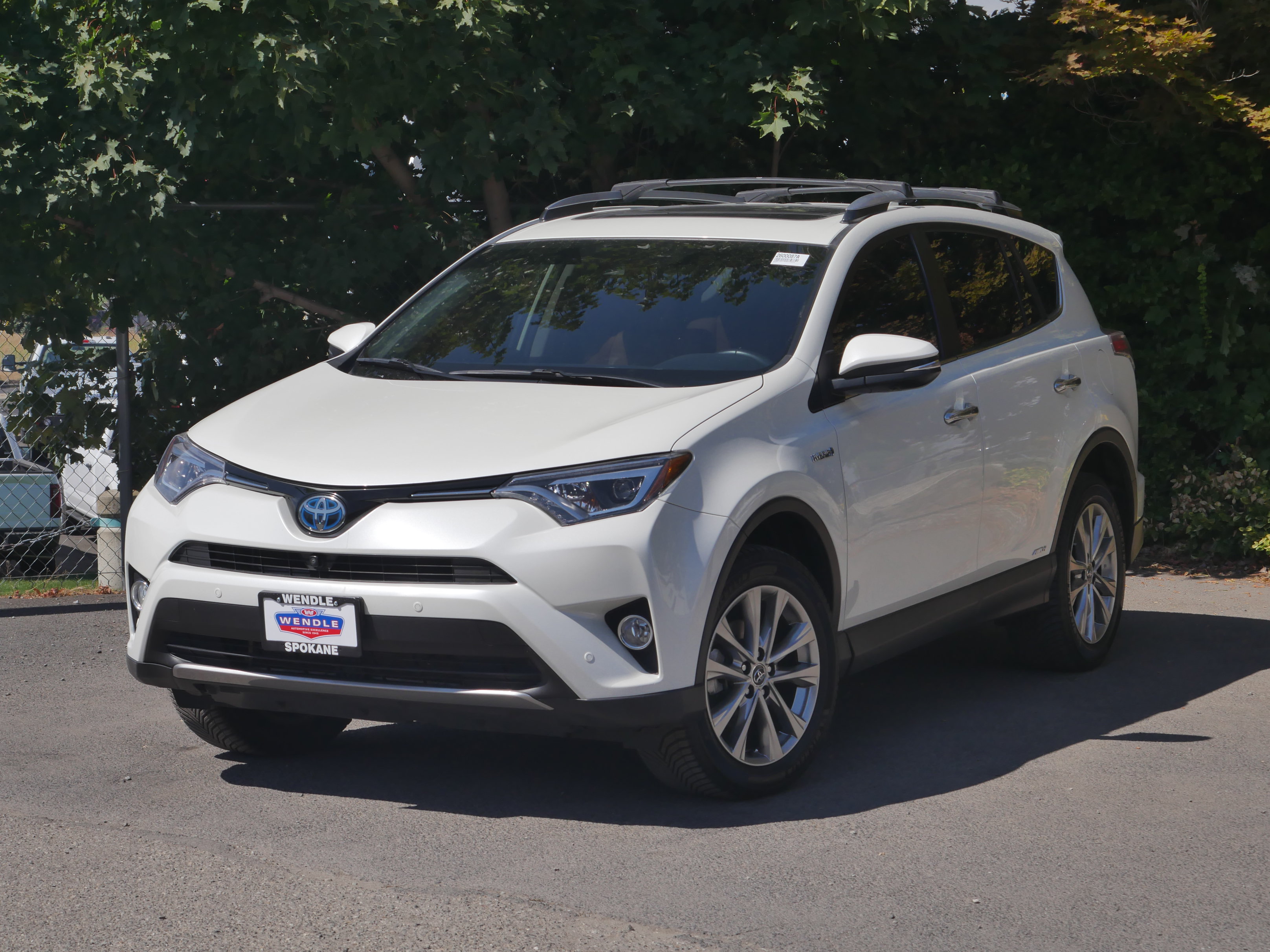 Used 2017 Toyota RAV4 Limited w/ Advanced Technology Package AWD/4WD image 2