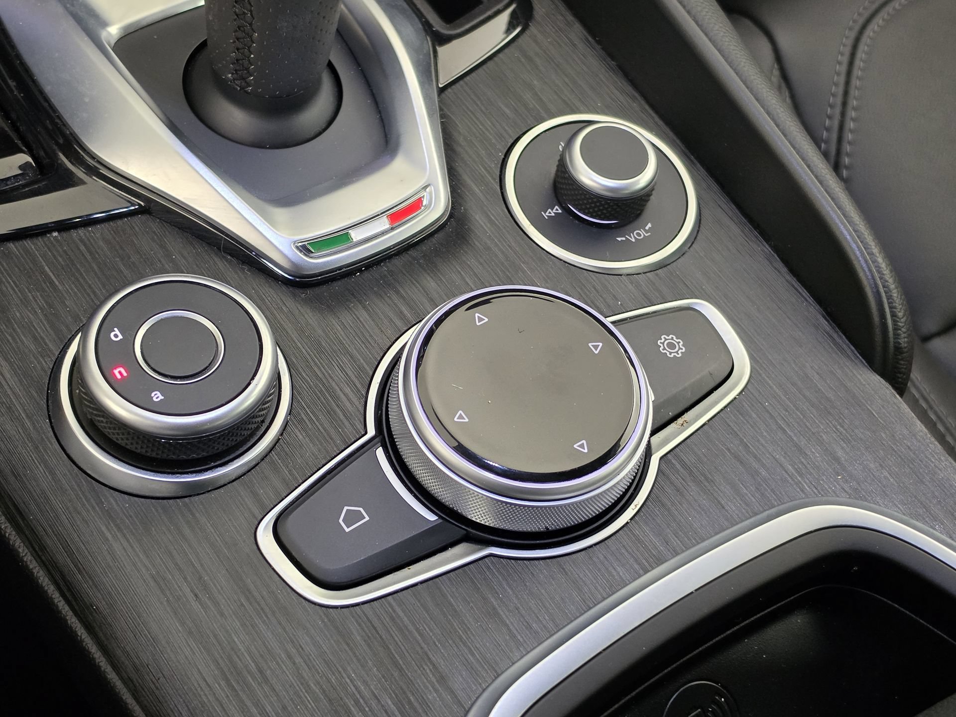 Used 2024 Alfa Romeo Giulia Sprint RWD image 30