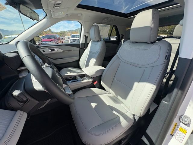 New 2026 Ford Explorer Active image 27