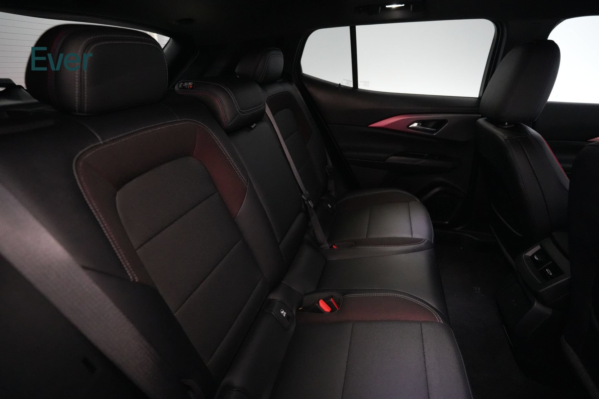 Used 2024 Chevrolet Equinox EV RS FWD image 5