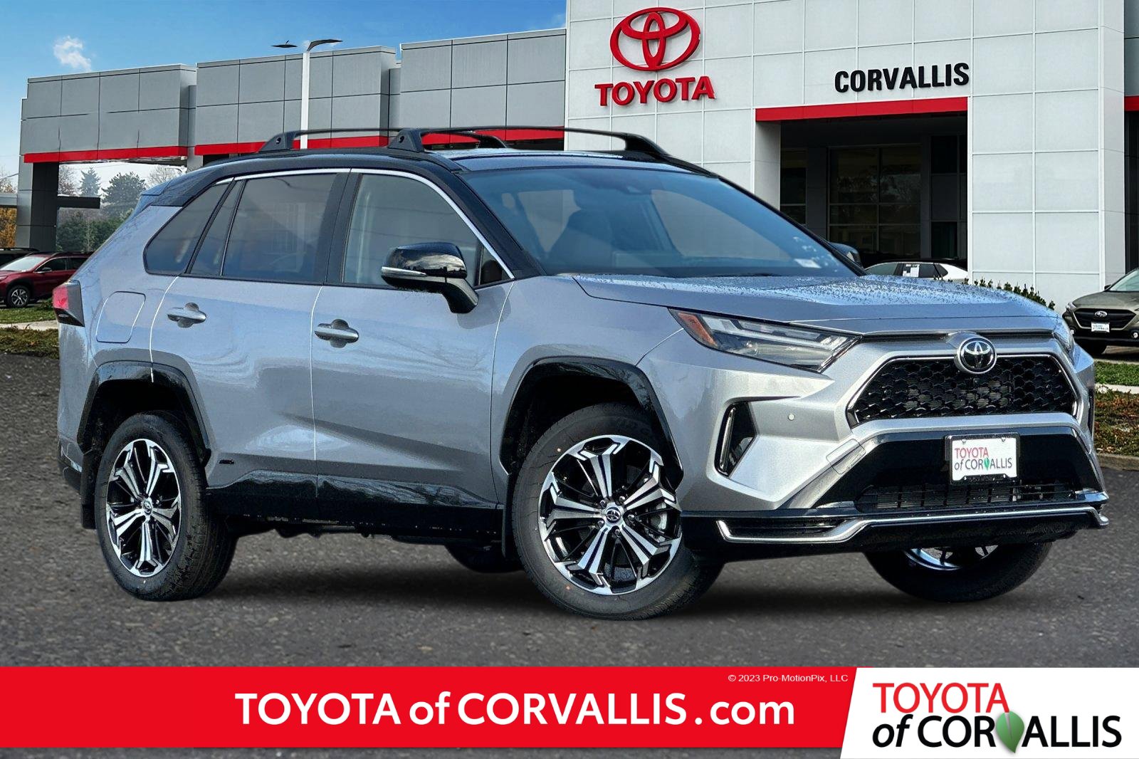 New 2025 Toyota RAV4 XSE w/ Premium Package