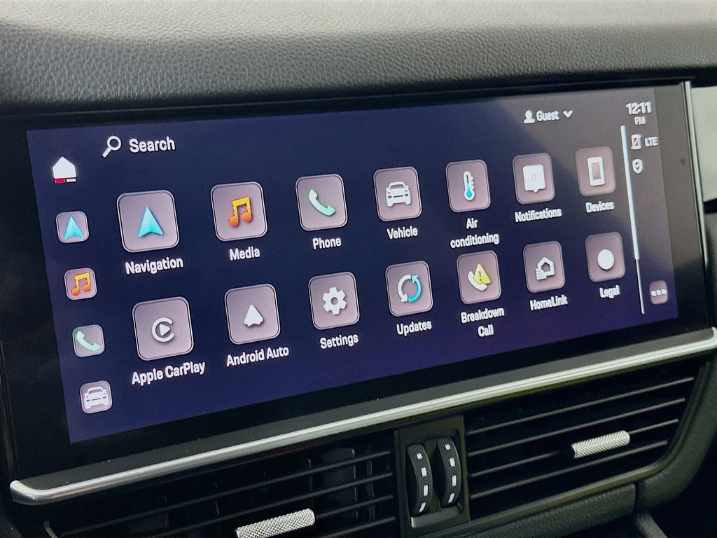 Certified 2023 Porsche Cayenne Platinum Edition image 14