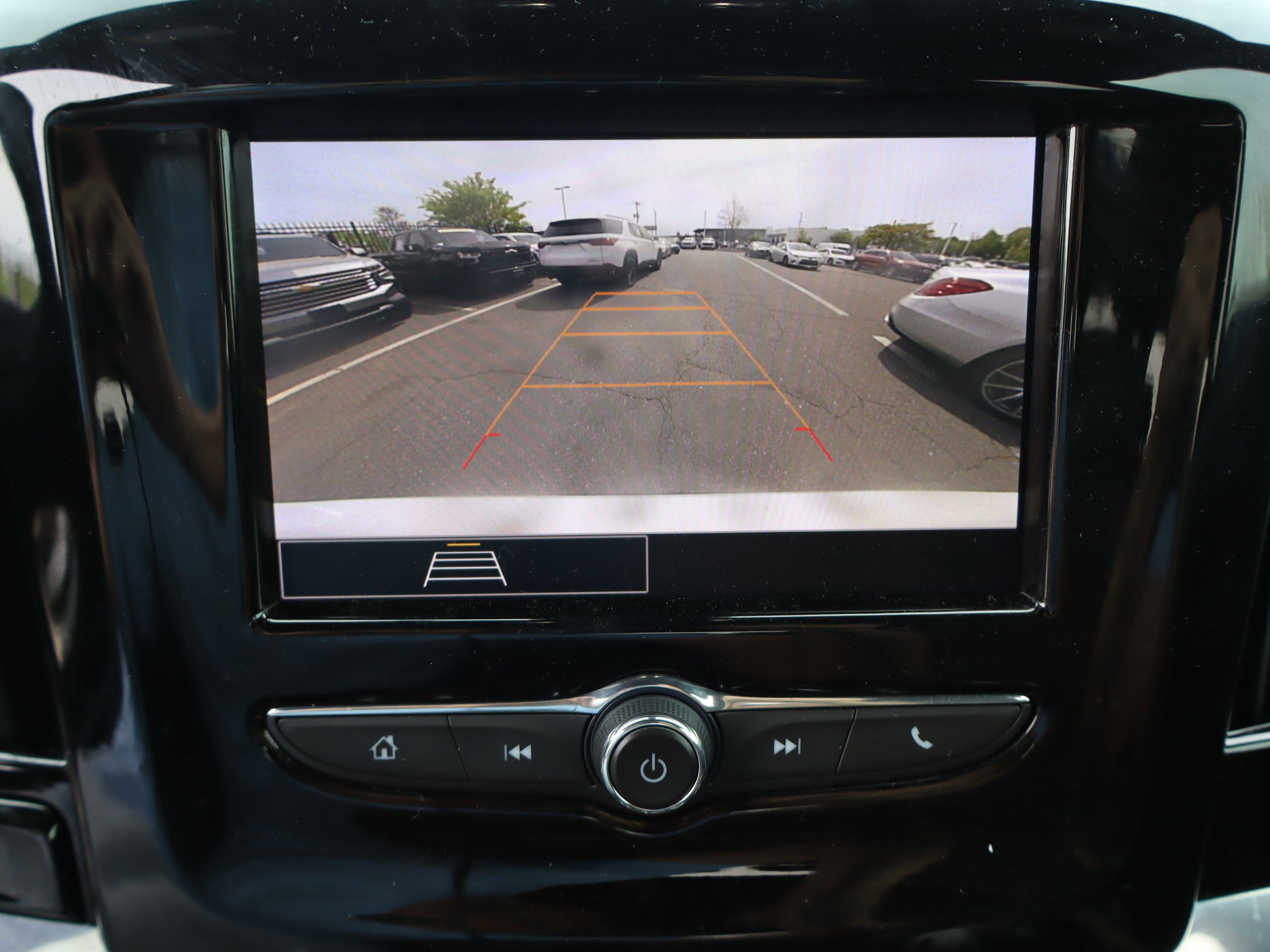 Used 2022 Chevrolet Traverse LT FWD image 28