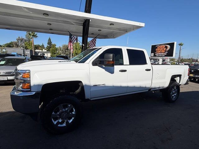 Used 2018 Chevrolet Silverado 2500 W/T w/ WT Convenience Package AWD/4WD image 2