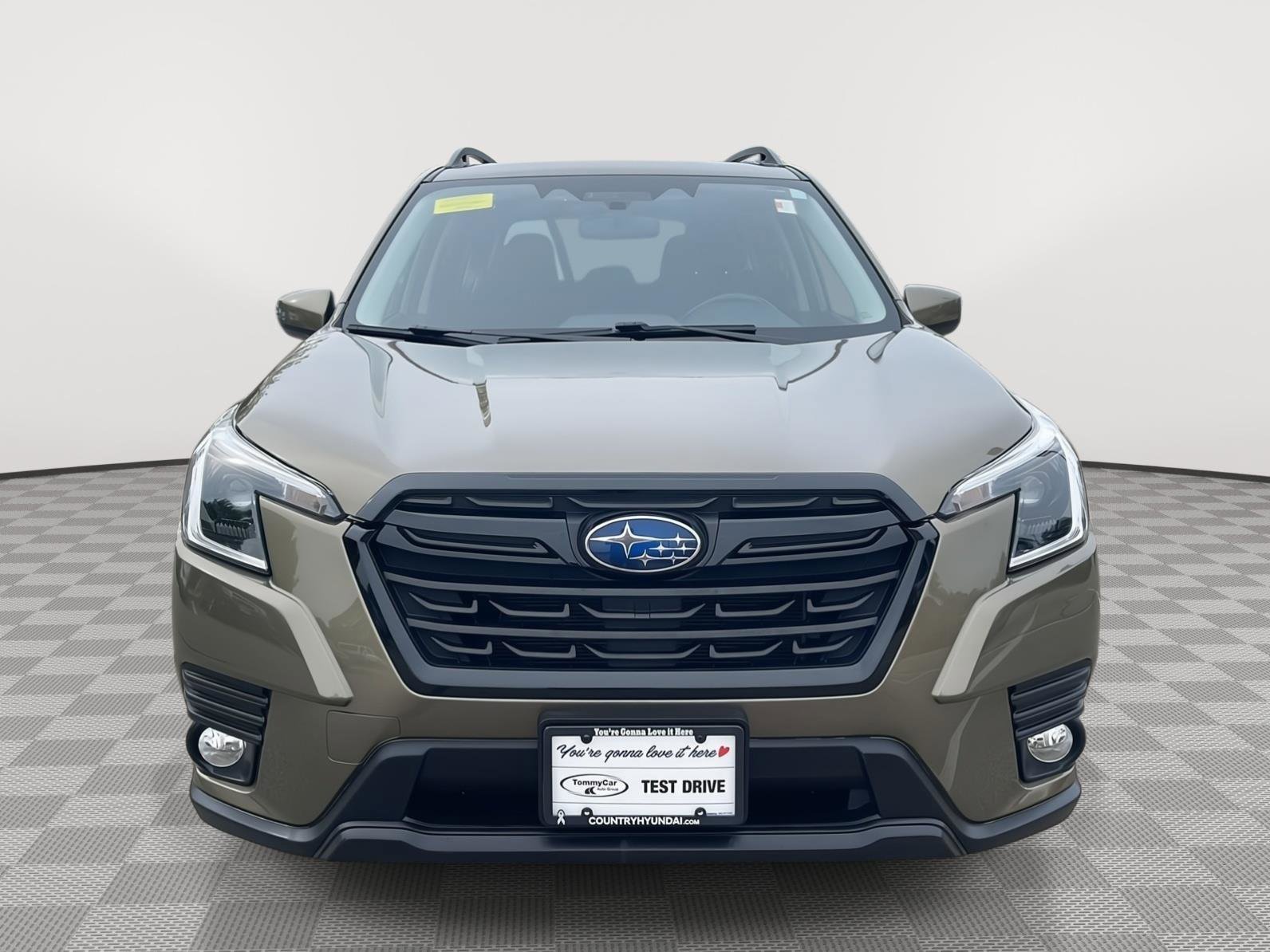 Used 2023 Subaru Forester Premium AWD/4WD image 2