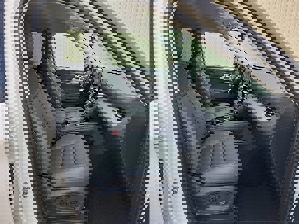 New 2025 Ford Explorer Active w/ Active Comfort Package image 10