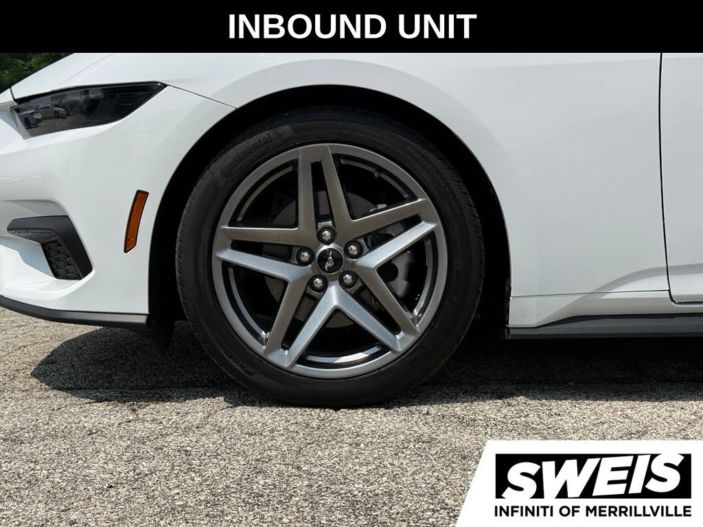 Used 2025 Ford Mustang Premium RWD image 2