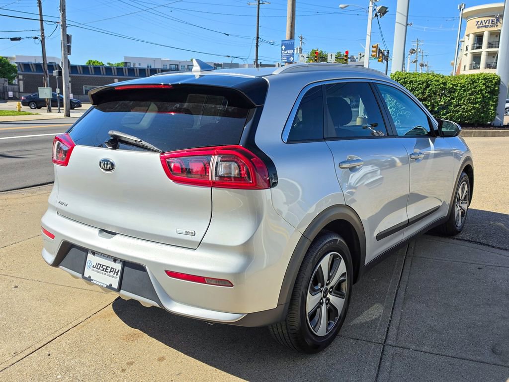 Used 2017 Kia Niro LX FWD image 5