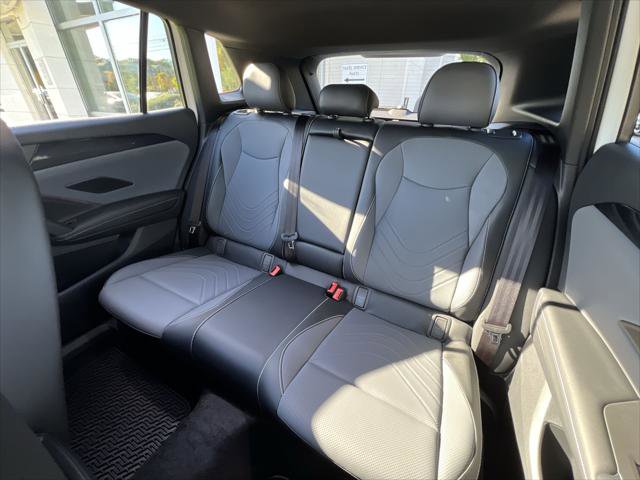 New 2025 Volkswagen Tiguan SE R-Line image 22