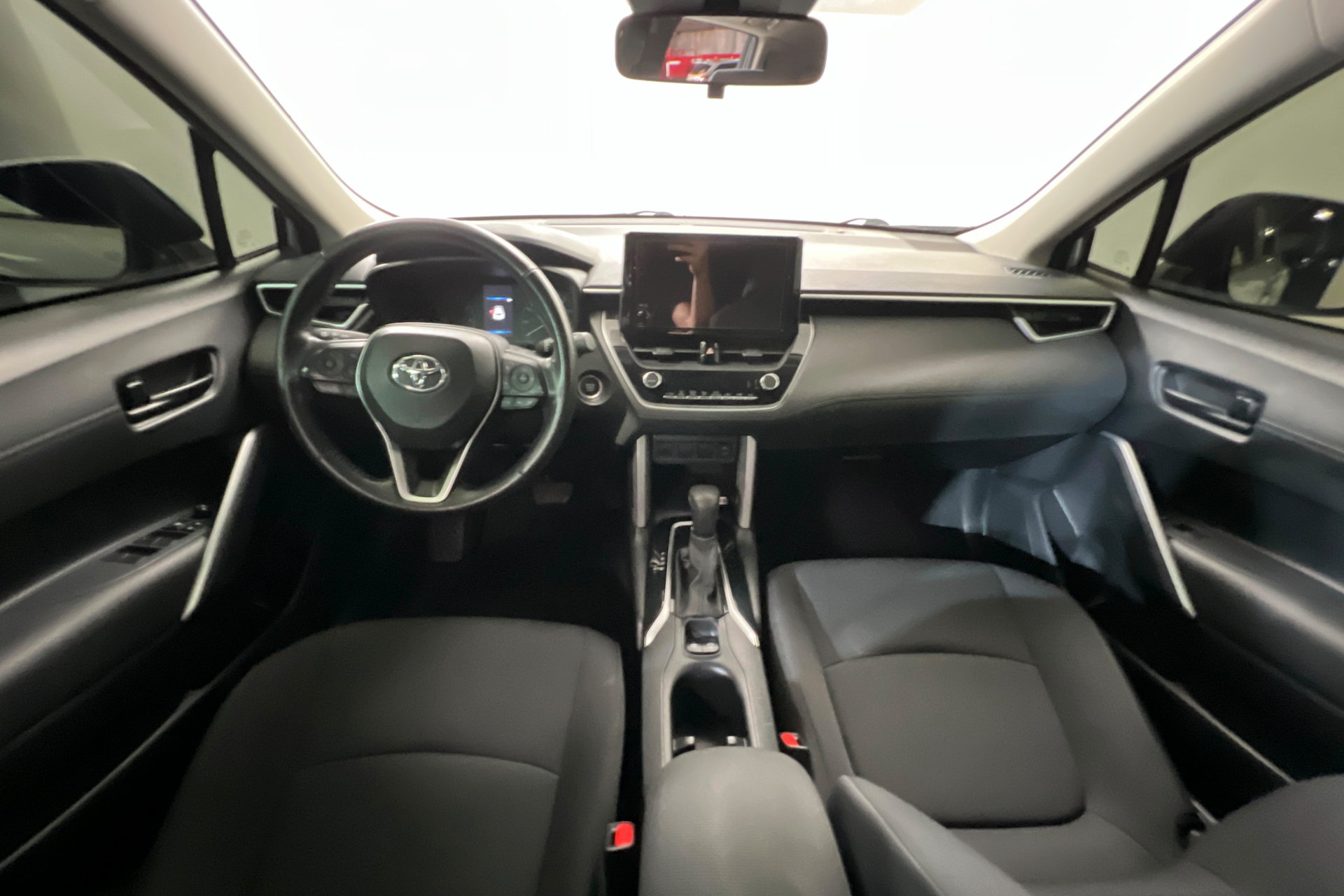 Used 2023 Toyota Corolla Cross LE w/ Moonroof Package FWD image 10