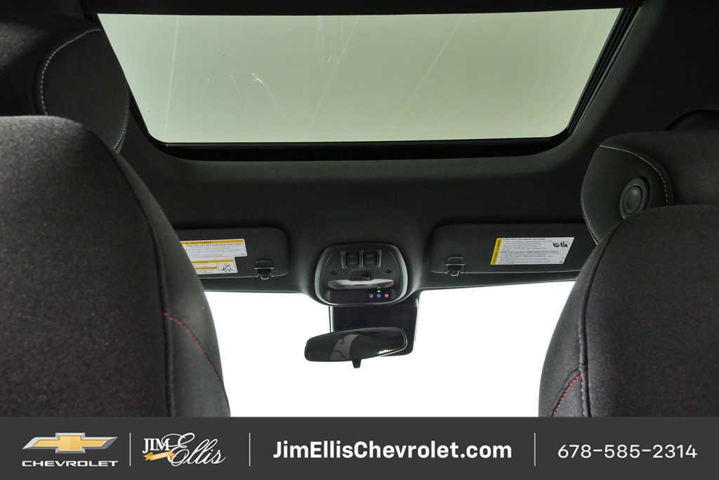 New 2026 Chevrolet Trax RS w/ Sunroof Package FWD image 18