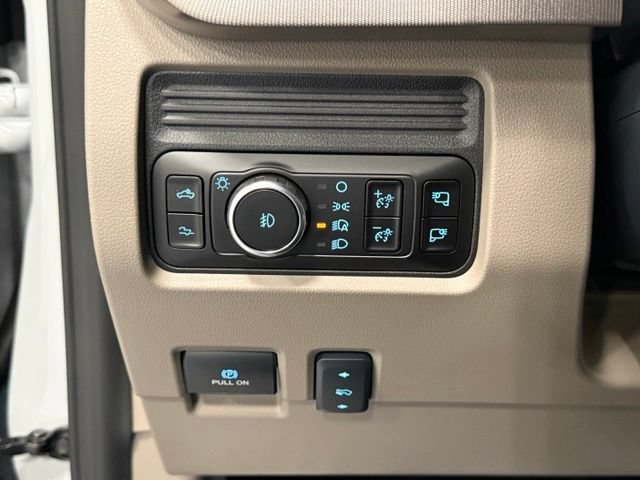 Certified 2026 Ford F450 Platinum w/ Platinum Plus Package AWD/4WD image 17