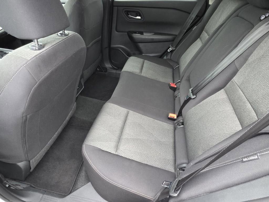 Used 2024 Nissan Rogue SV FWD image 7