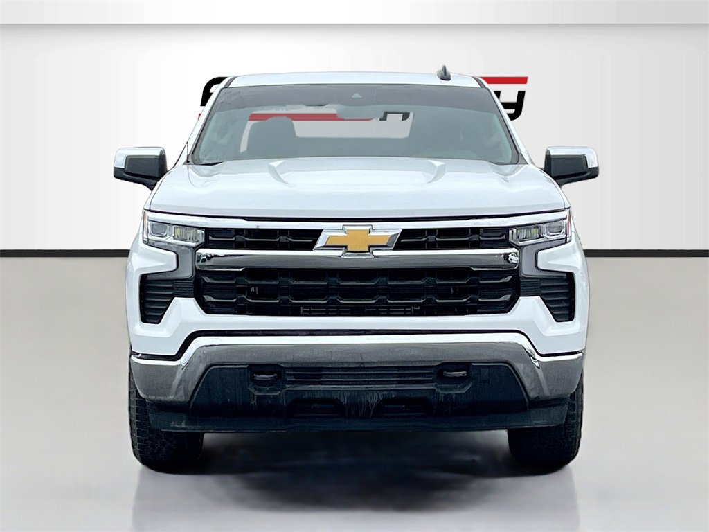 Used 2025 Chevrolet Silverado 1500 LT image 2