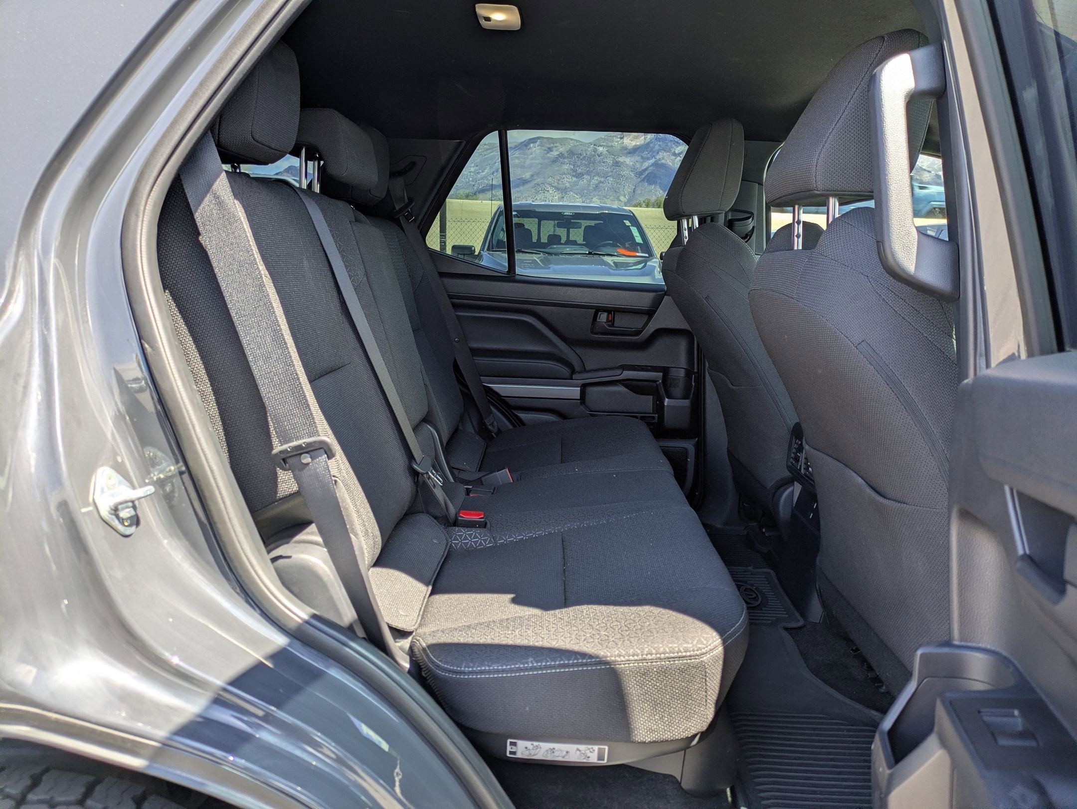 Used 2025 Toyota 4Runner SR5 AWD/4WD image 31