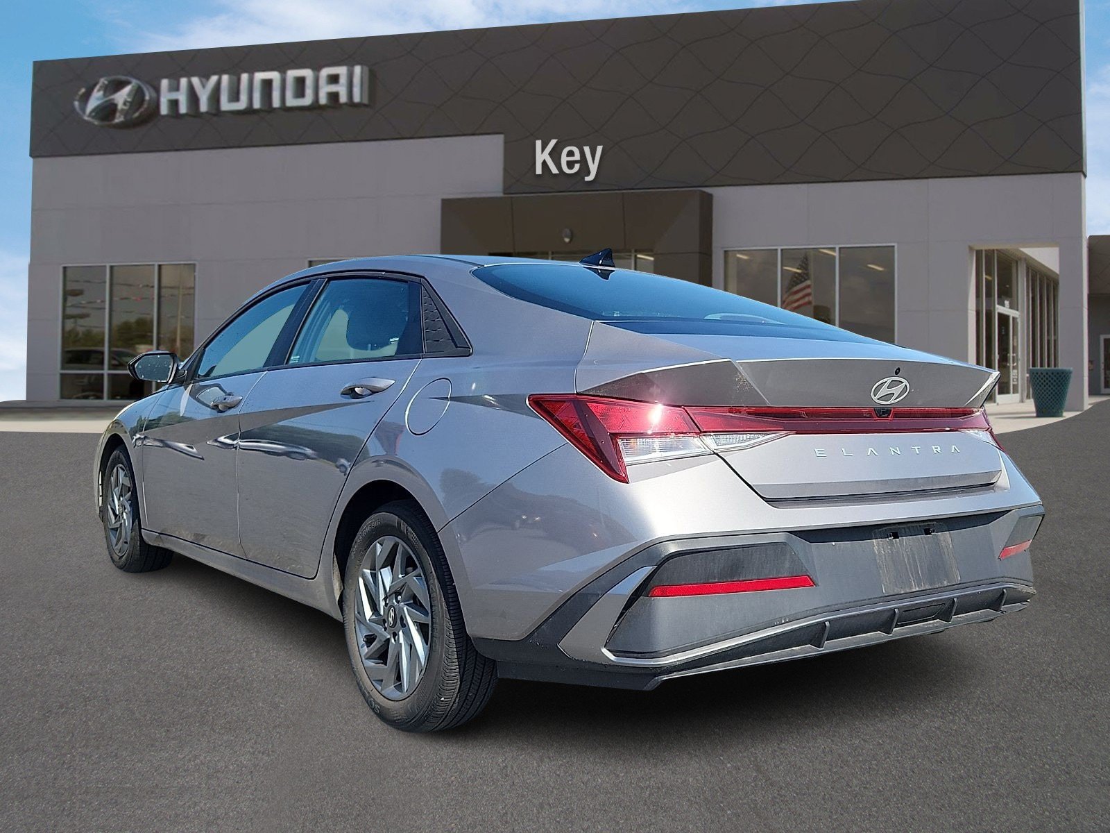 Certified 2024 Hyundai Elantra SEL FWD image 5