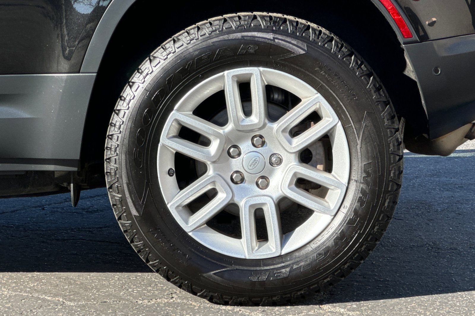 Used 2020 Land Rover Defender 110 S image 23