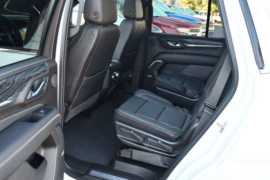 Used 2021 GMC Yukon Denali w/ Denali Premium Package RWD image 18