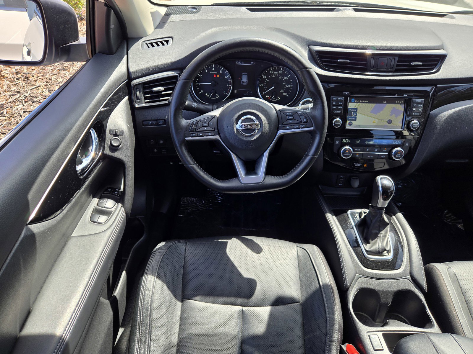 Used 2017 Nissan Rogue Sport SL w/ SL Premium Package image 13