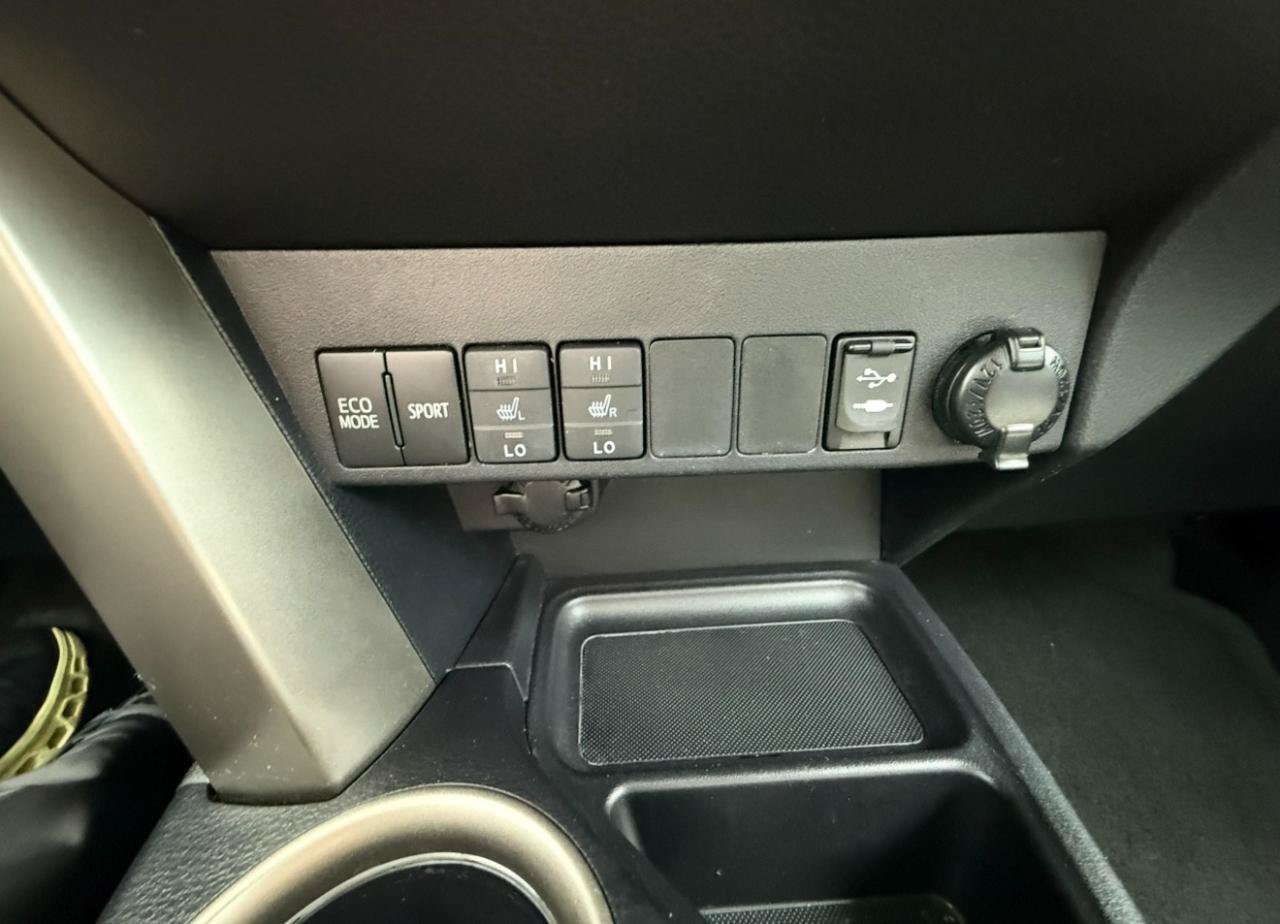 Used 2015 Toyota RAV4 Limited w/ Technology Package FWD image 29