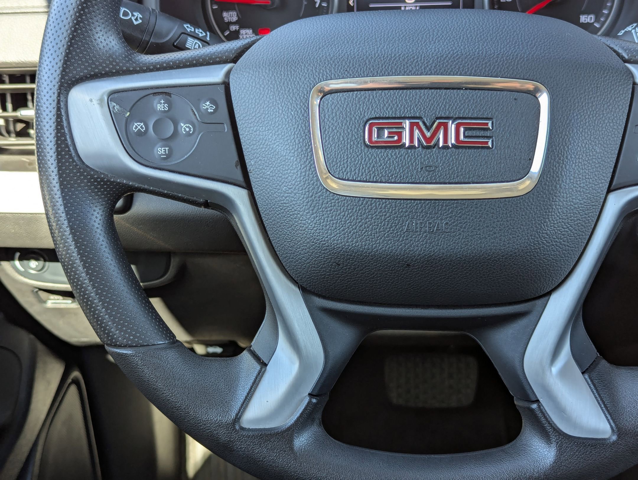 Used 2024 GMC Terrain SLE image 21
