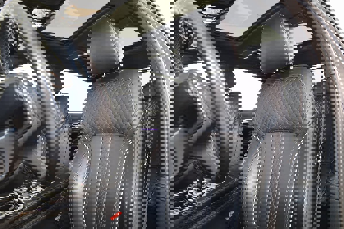 Used 2022 BMW 750i xDrive w/ M Sport Package image 34