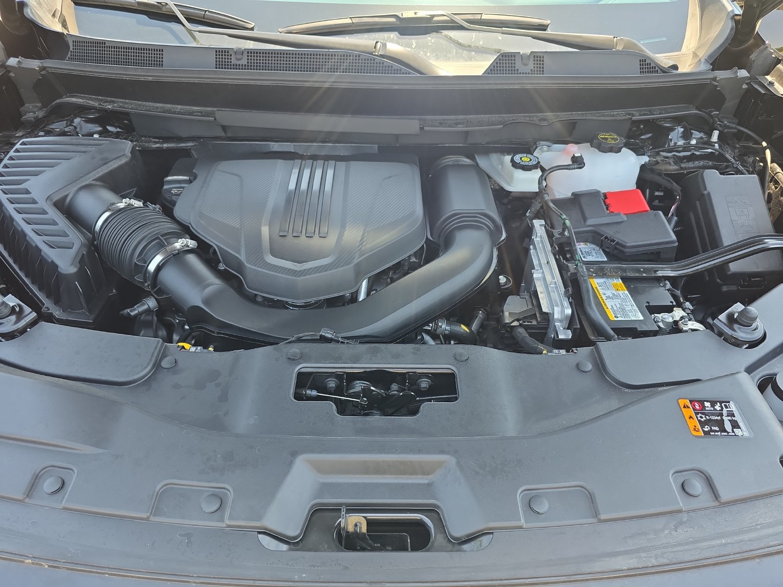 Used 2026 GMC Acadia Elevation w/ Elevation Premium Package FWD image 33