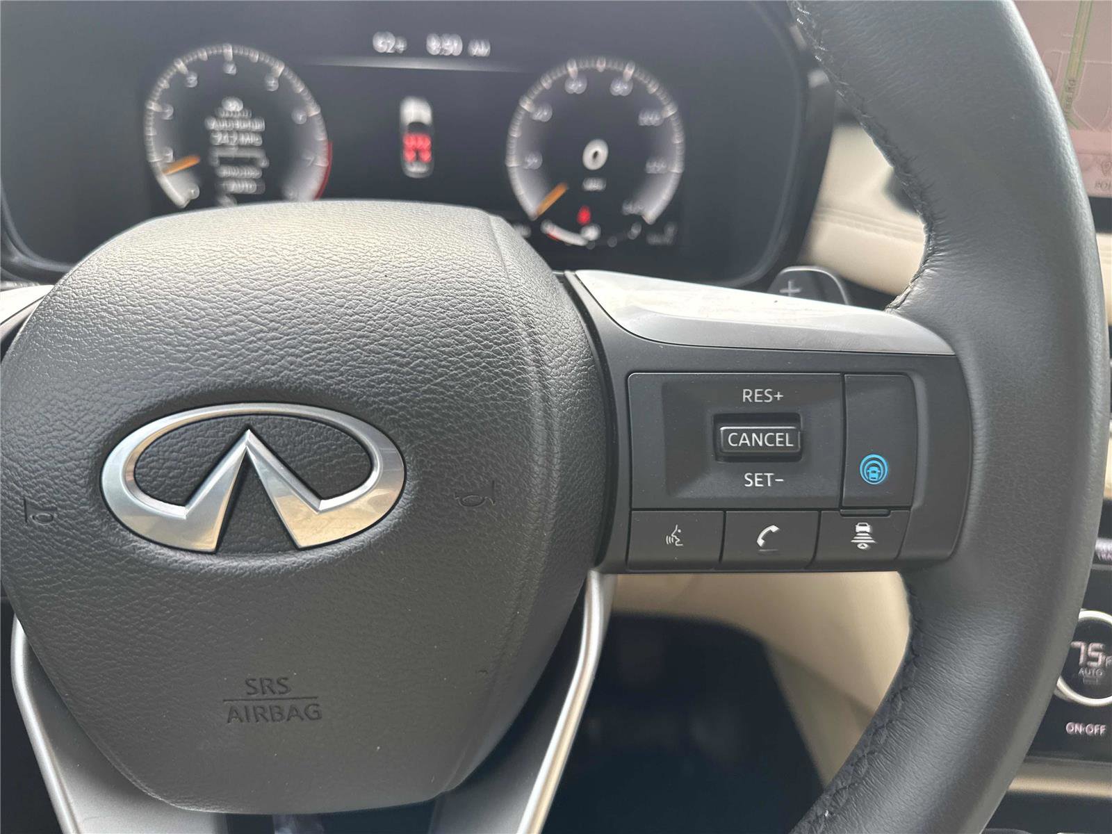 Used 2023 INFINITI QX60 Luxe w/ Cargo Package AWD/4WD image 19