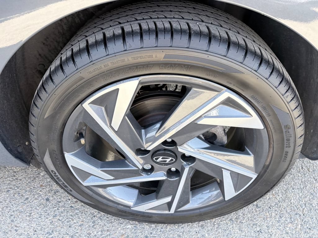 Used 2024 Hyundai Elantra Limited FWD image 23