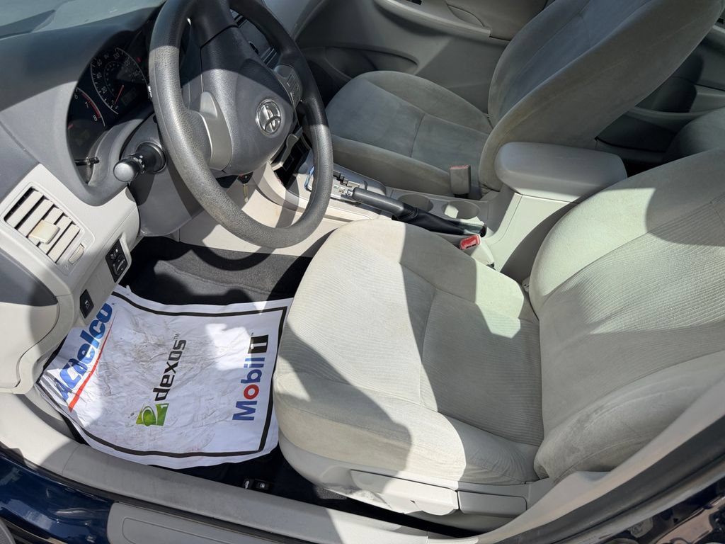 Used 2013 Toyota Corolla LE FWD image 10