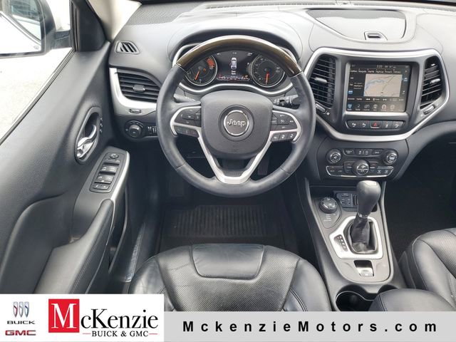 Used 2016 Jeep Cherokee Overland w/ Technology Group AWD/4WD image 25