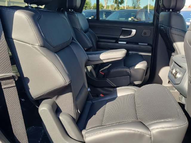New 2027 Ford Expedition Platinum w/ Stealth Performance Package AWD/4WD image 19