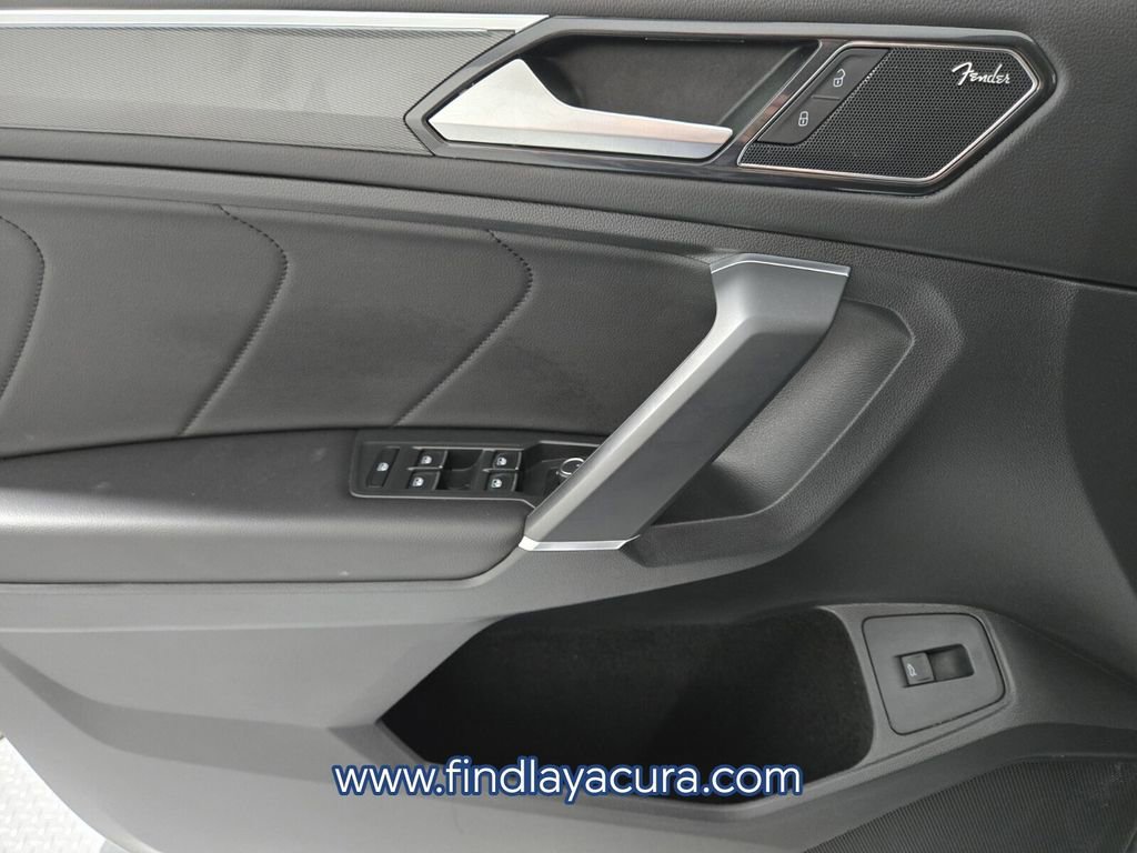 Used 2018 Volkswagen Tiguan SEL Premium image 21