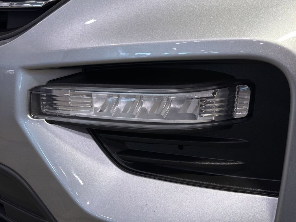Used 2024 Ford Explorer XLT w/ Equipment Group 202A AWD/4WD image 14