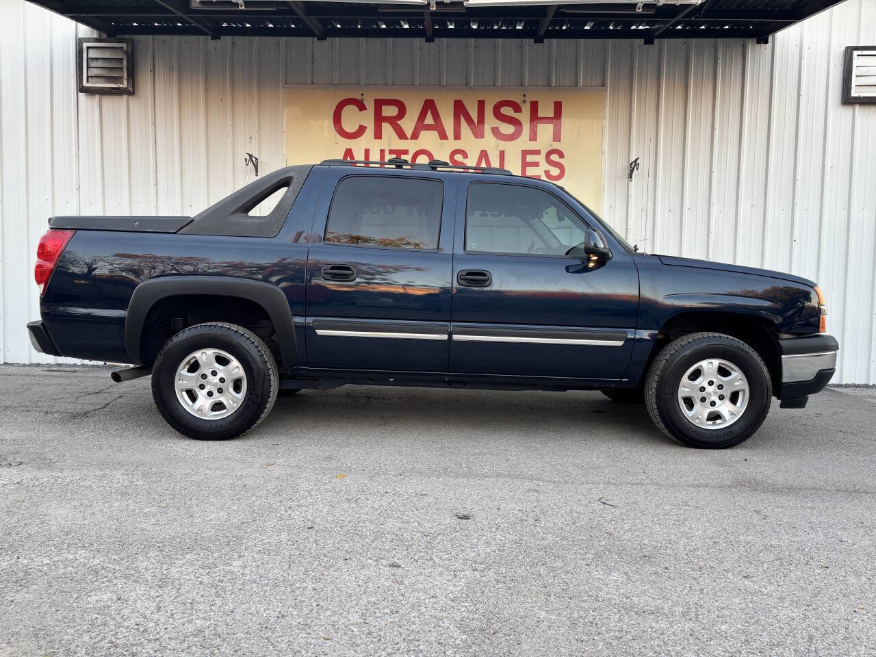 Used 2006 Chevrolet Avalanche Z66 w/ Preferred Equipment Group image 3