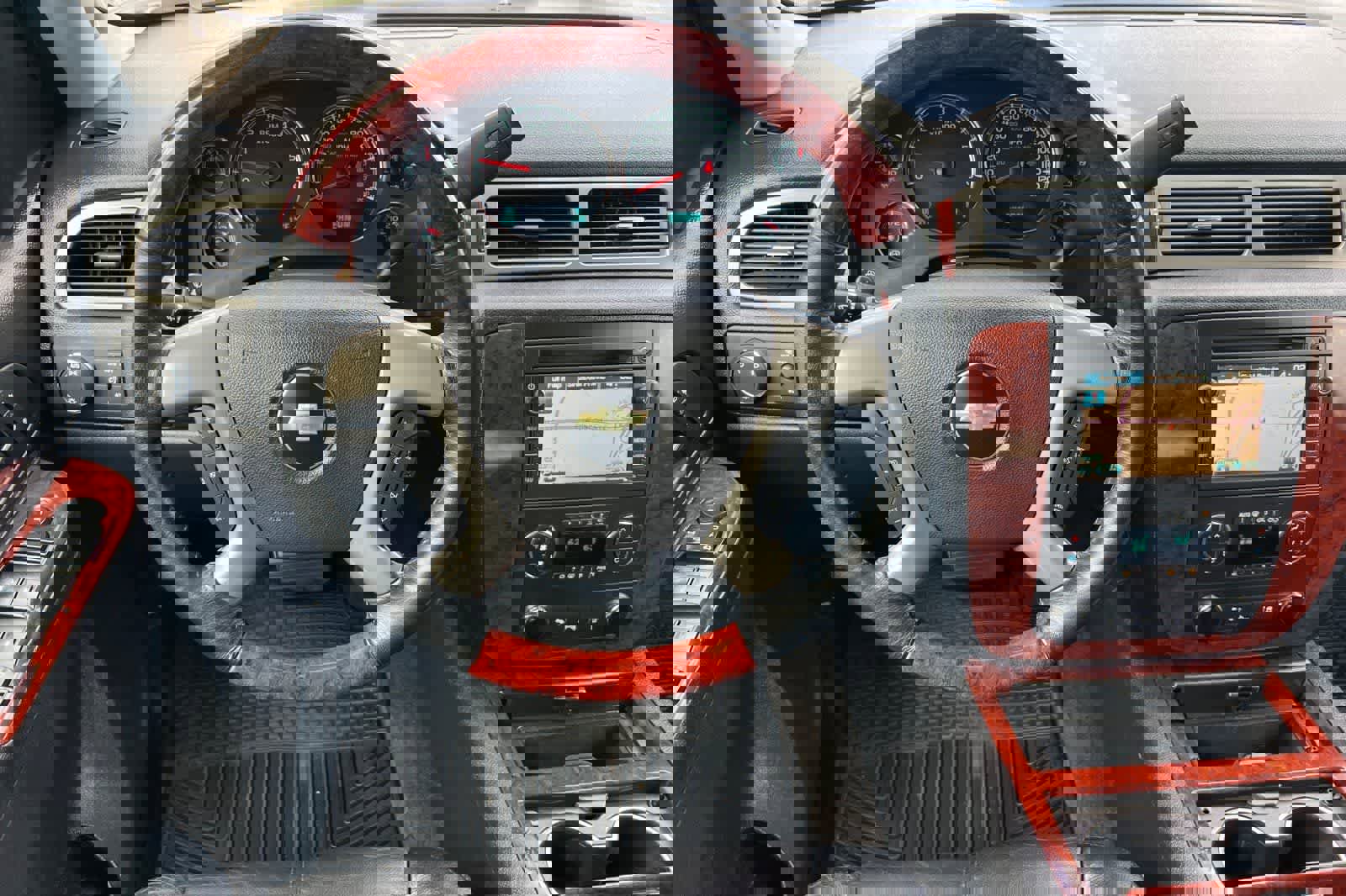 Used 2012 Chevrolet Avalanche LT image 16