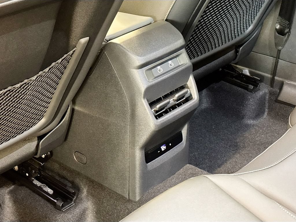 New 2026 Audi Q3 quattro 2.0T AWD/4WD image 17