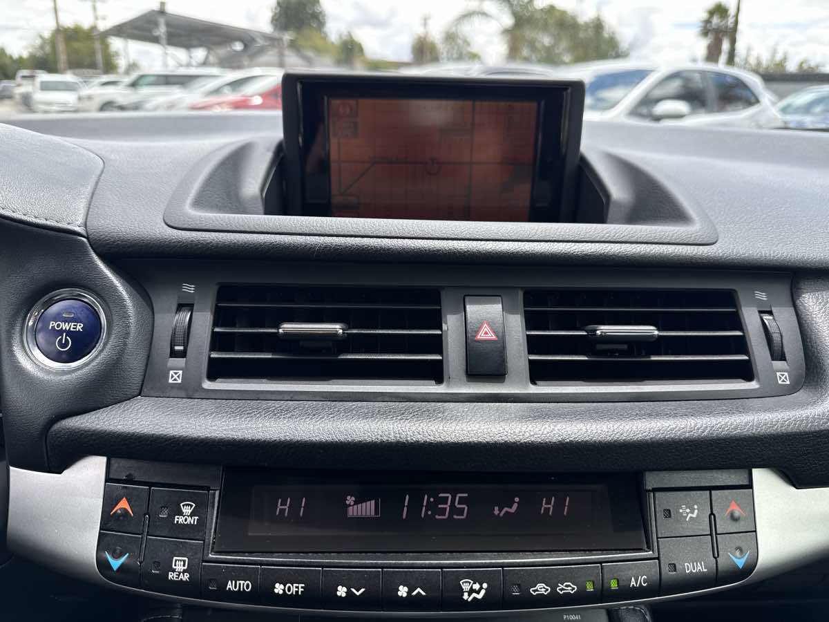 Used 2011 Lexus CT 200h Premium w/ Leather Pkg FWD image 29