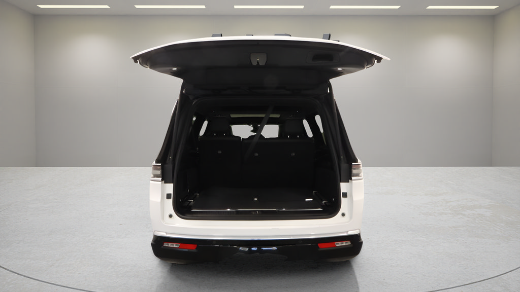Certified 2023 Jeep Grand Wagoneer L Series II AWD/4WD image 17